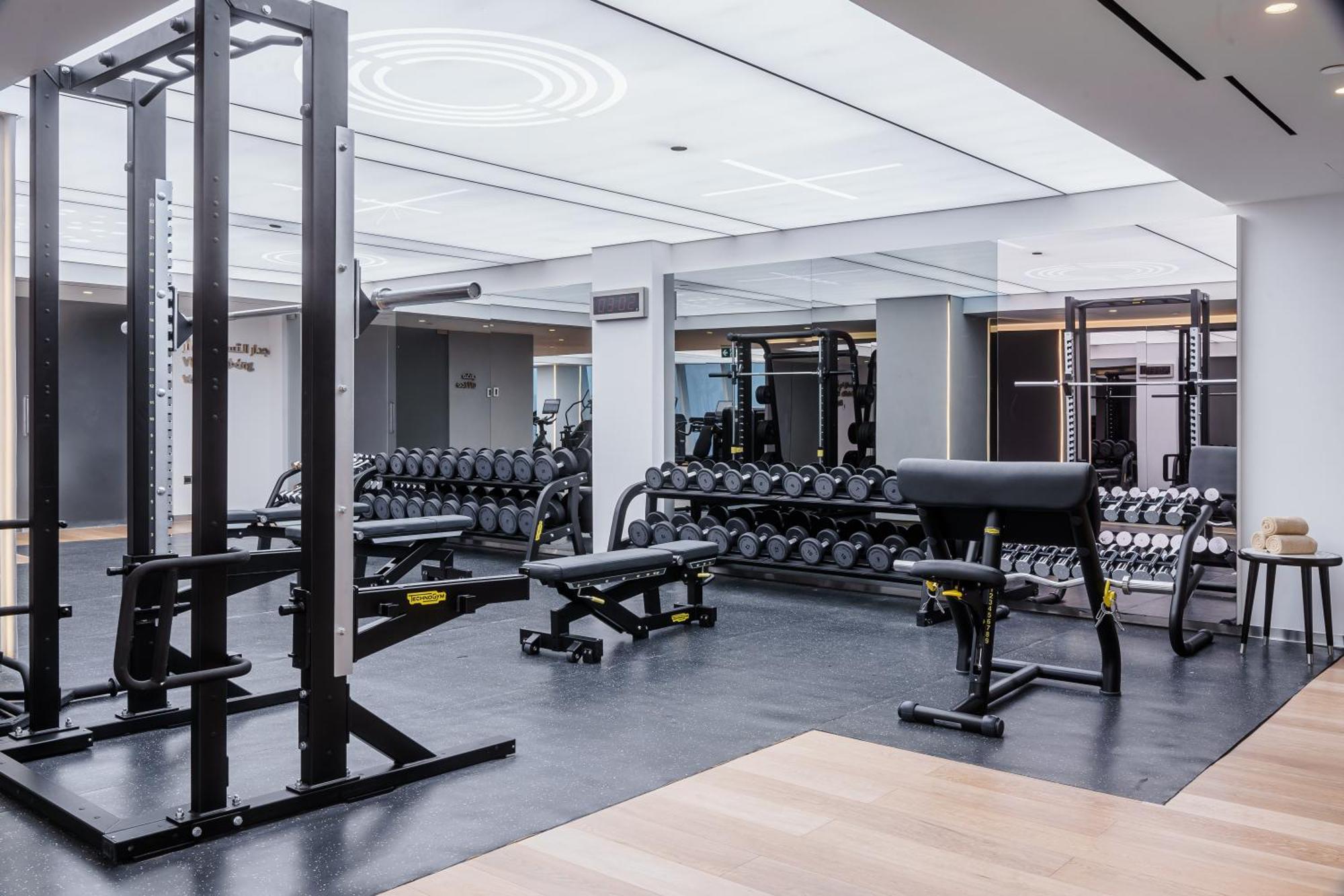 Fairmont Doha Hotell Lusail Eksteriør bilde The gym at The Standard East Village